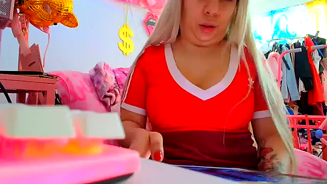 Chatroom XXX en direct de PrincessKDoll