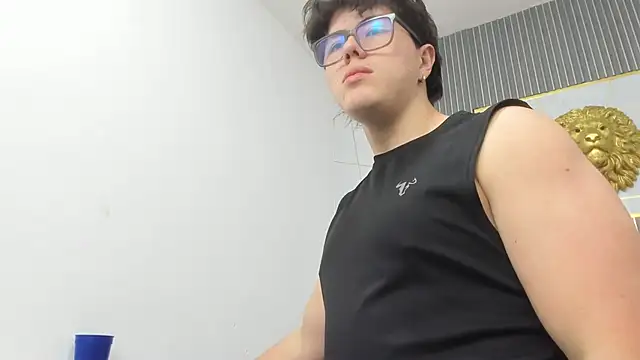 JohnsonFoxのライブXXXチャット