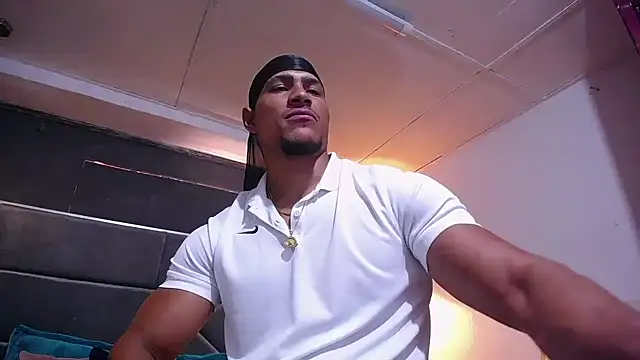 teddyfit19cm Adlı Modelin Web Kamerası Şovu