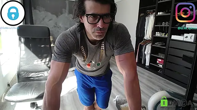 latinoo23bom live XXX chat