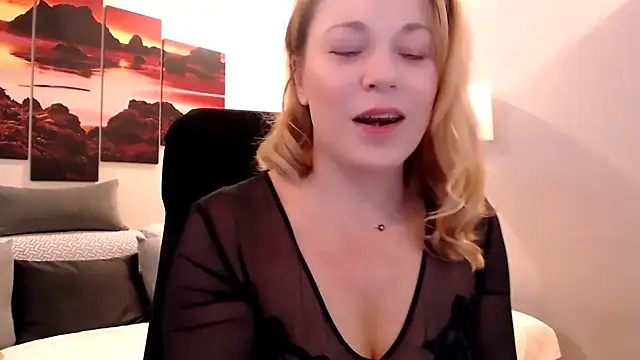 love-bionda Adlı Modelin Canlı XXX Sohbeti