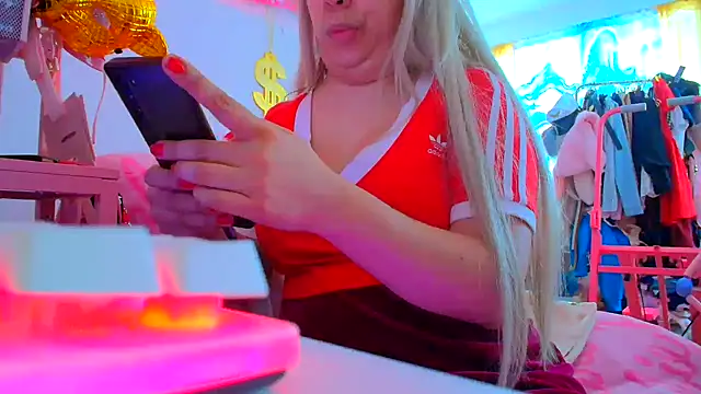 PrincessKDollのライブXXXチャット