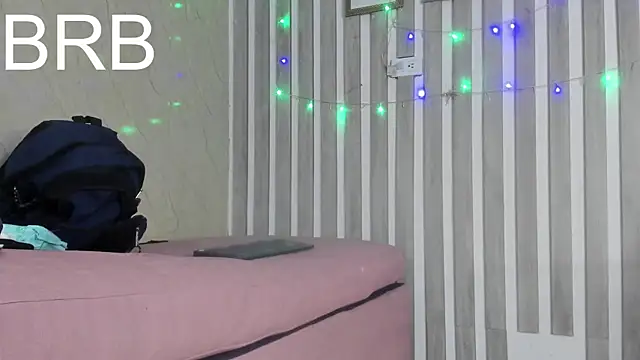 EthanGrey Adlı Modelin Canlı XXX Sohbeti