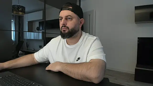 Živý XXX chat DravenPeak