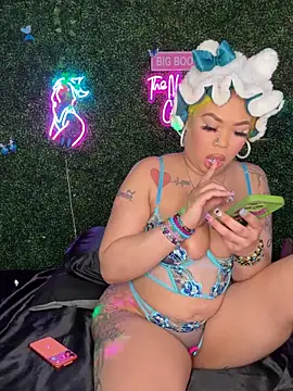 XXX chat uživo modela RenaThickAss