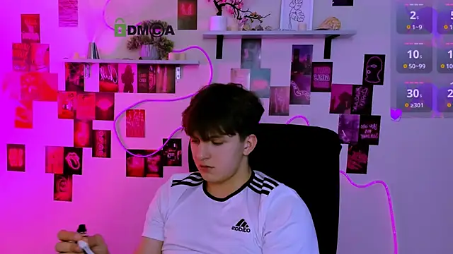 travis_wolf_'s Live XXX Chat