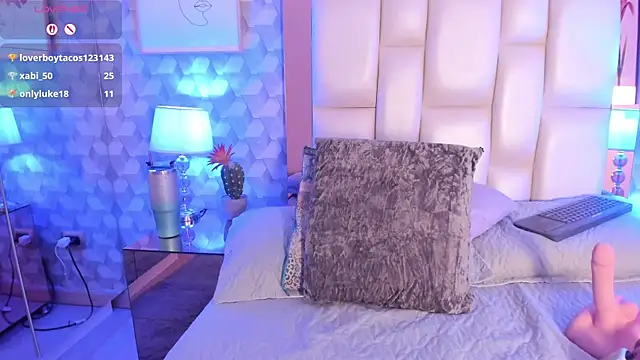 Онлайн чат XXX zinnia_mosley