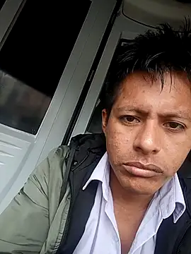 alexchir4: διαδικτυακό σόου στην κάμερα