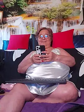 Онлайн чат XXX QueenPammy1