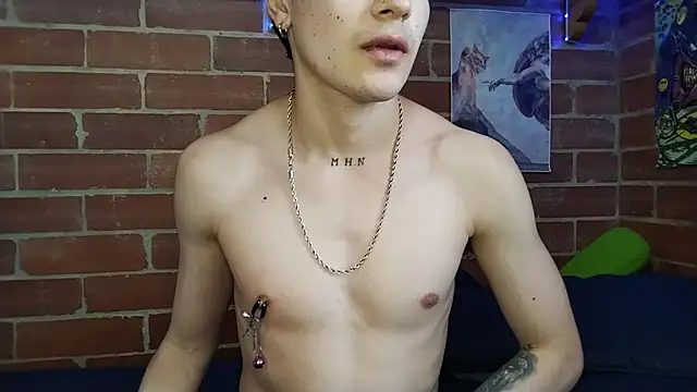 PaulDamico's Live XXX Chat