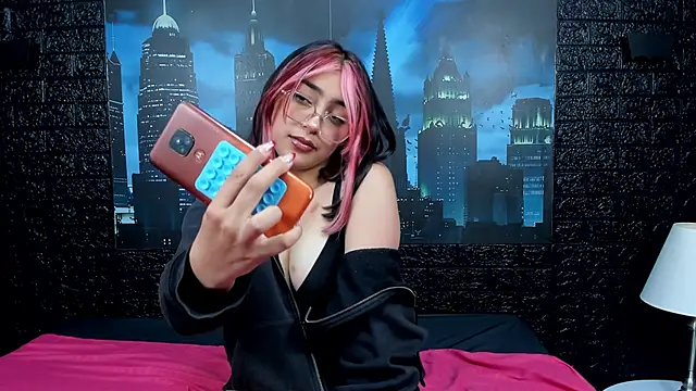 Онлайн чат XXX PinkyyPieee_