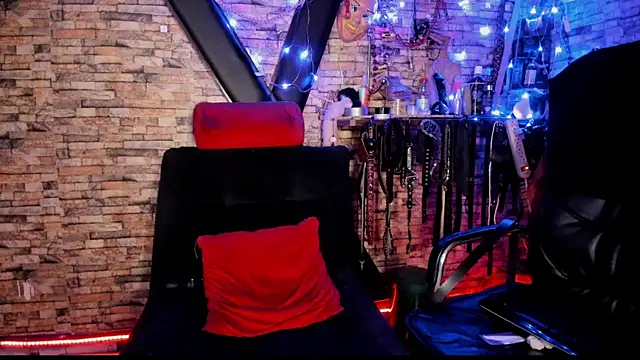 Chat XXX ao vivo de Liltildeman_moon