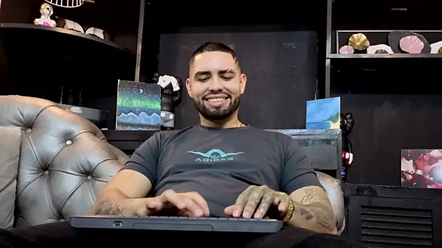 matteosantos' Live XXX Chat