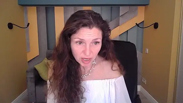 EllaLong's Live XXX Chat