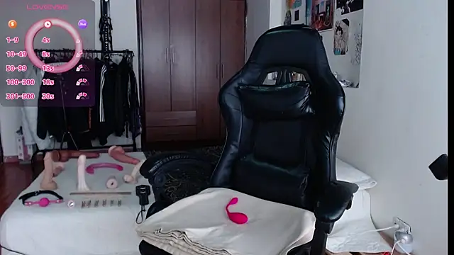 Show modela Amahd696 na web-kameri