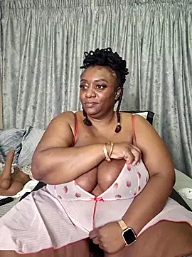 ThickianaRider: онлайн-секс-чат