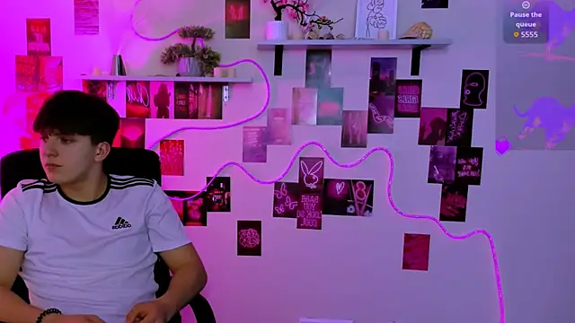 travis_wolf_'s Live XXX Chat