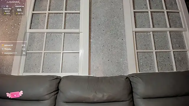 Aprillbrunette Chat XXX in diretta