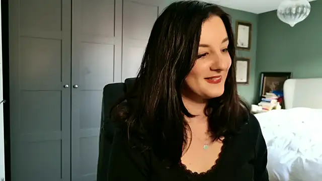 yourcassiexo's Live XXX Chat