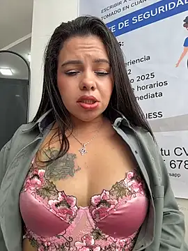 Pertunjukan Kamera Web Ariana-07