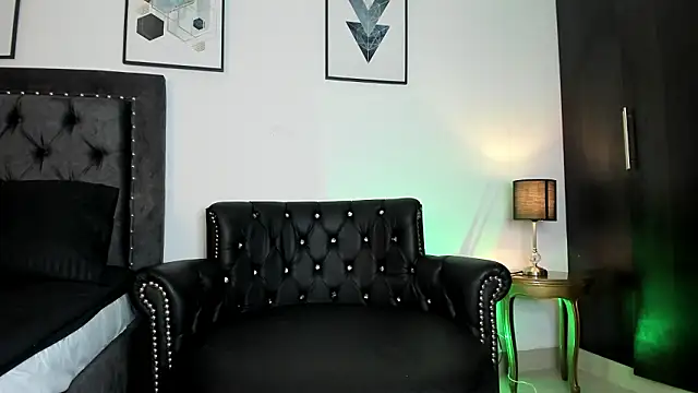 SaraakushhのライブXXXチャット