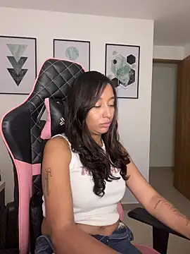 Chat +18 de DianaHopson ao vivo