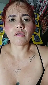 Queen_lorena: διαδικτυακό σόου στην κάμερα