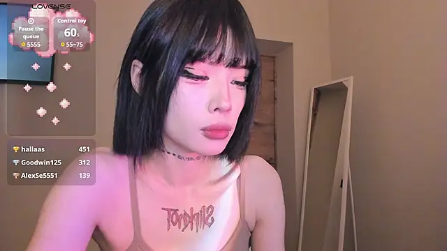 Velvetsky_1's Live XXX Chat