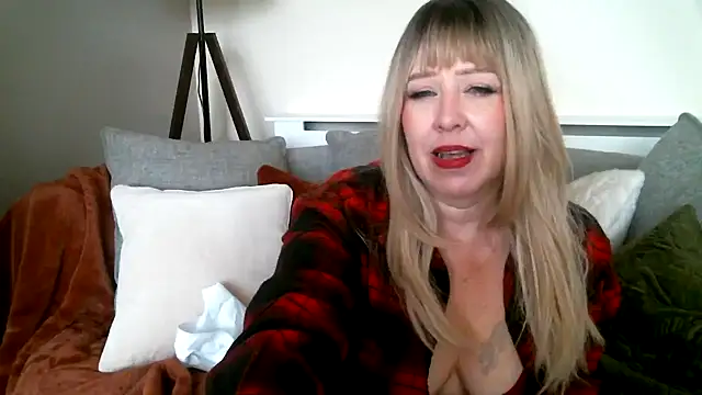 MissHoneyPenny's Live XXX Chat