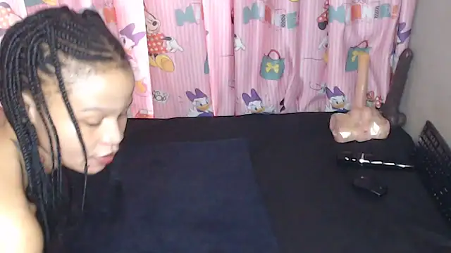 Chatroom XXX en direct de TrishahXo