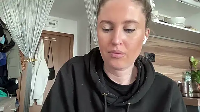 Show modela Ameli8 na web-kameri