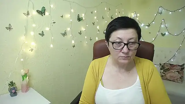 EmilyL0ve's Live XXX Chat