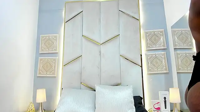 Chat +18 de KarinaaCoxx ao vivo