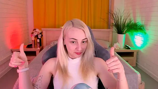 Chat +18 de CarolMoor ao vivo