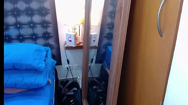 sandra_20's Webcam Show