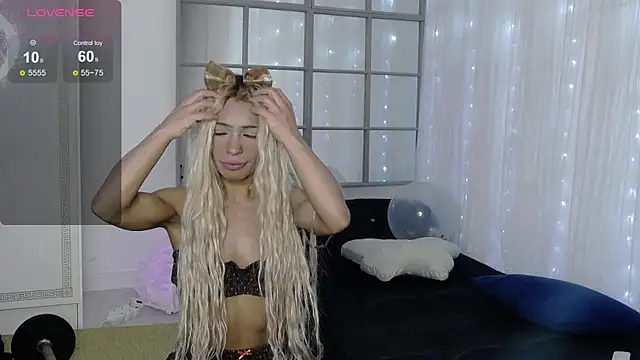 SarahRaynex live XXX chat