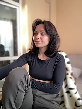 SaraLow Live XXX Chat