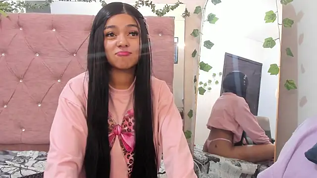 Alaia2 লাইভ XXX চ্যাট