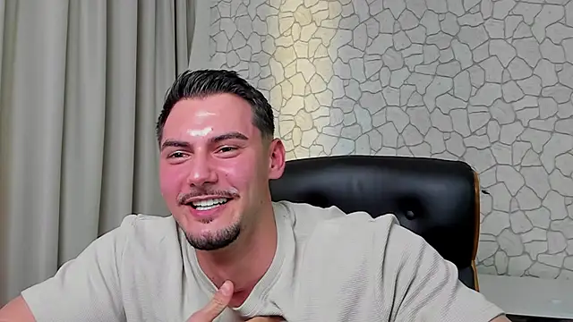 XXX chat uživo modela ClintMasters