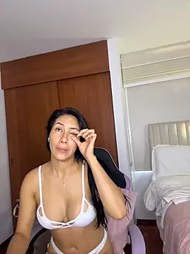 ArianaReynoldss' Live XXX Chat