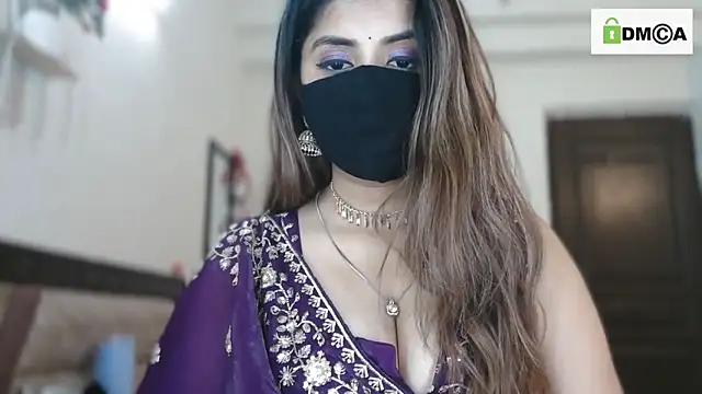 Онлайн чат XXX Meadows_Rainn