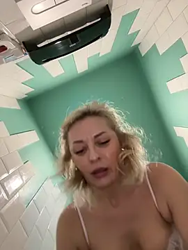 Chat XXX en directo de VikaBunny1