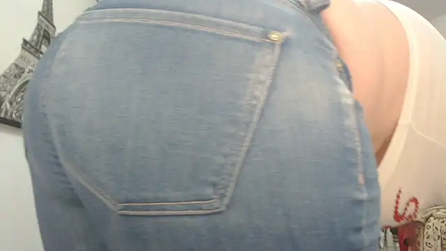 AnnaBellaLuckyXOXO's Live XXX Chat