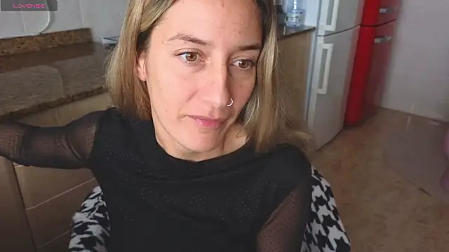 LunamixのライブXXXチャット