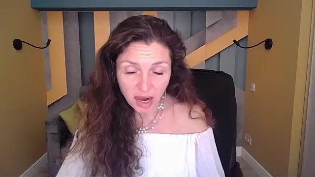 EllaLongのライブXXXチャット