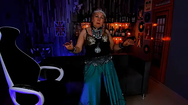 LilaMaharani Show in webcam