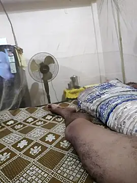 PIG_FUCKER_DADDY 即時 XXX 聊天