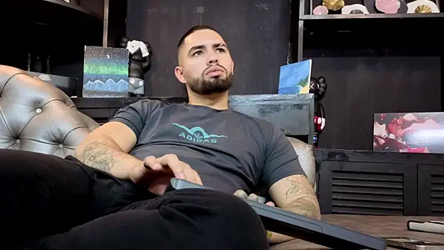 matteosantos: онлайн-секс-чат