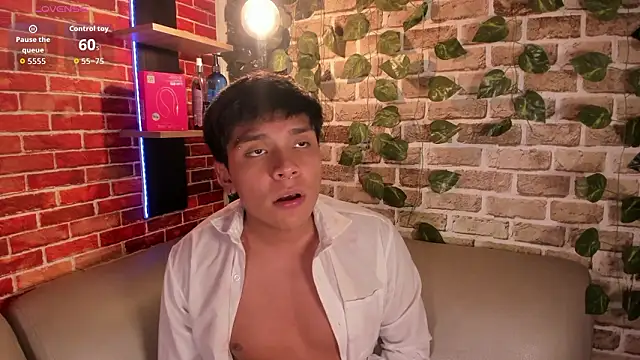 Thiago_Kozak's Live XXX Chat