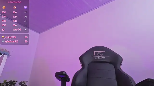 ZURY_TAY – Live XXX-chat